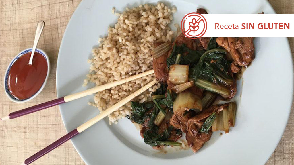 Pollo al wok con Pak Choi